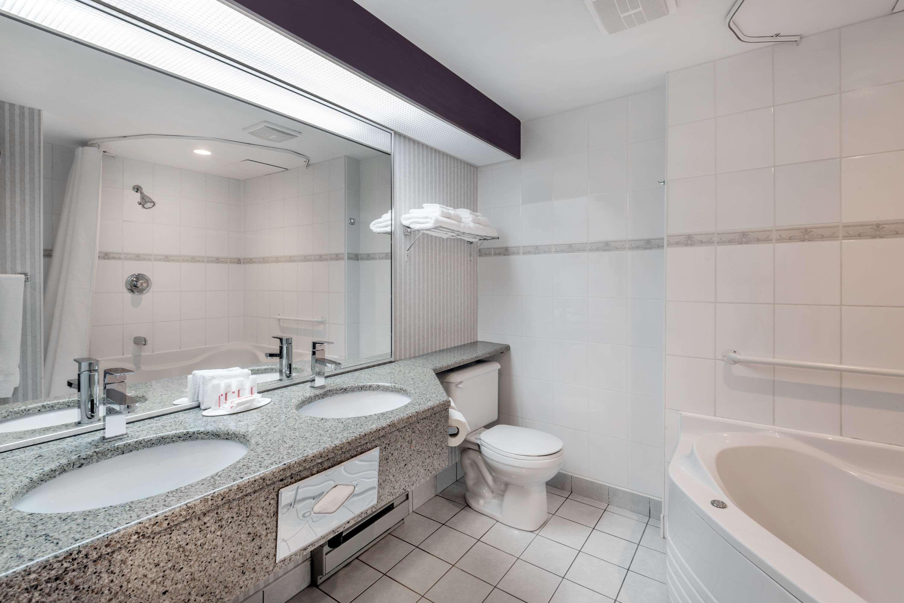 Hotel Ramada Plaza By Wyndham Gatineau/manoir Du Casino Gatineau
