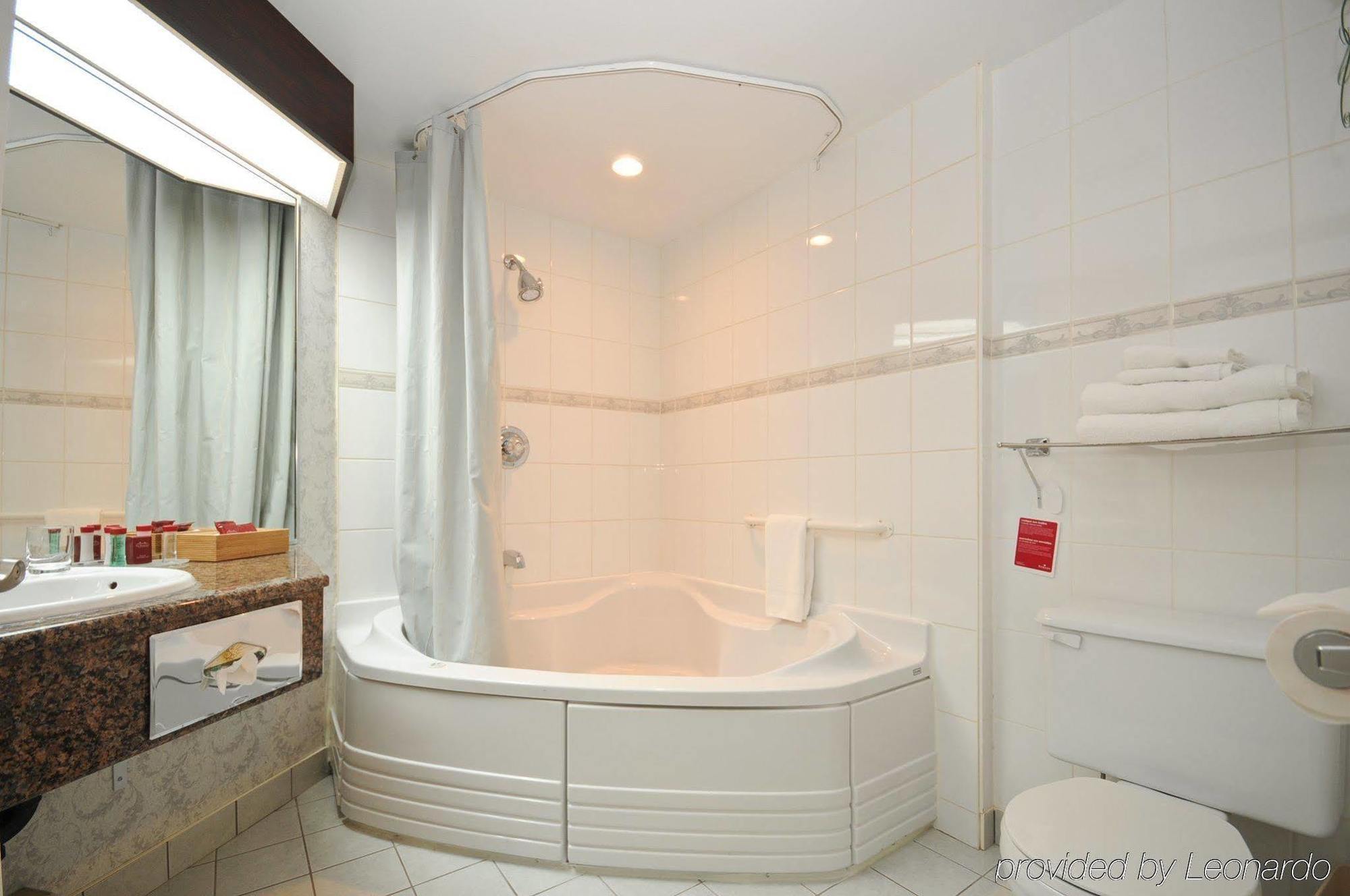 Hotel Ramada Plaza By Wyndham Gatineau/manoir Du Casino Gatineau